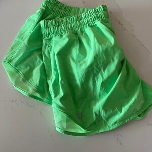 Lululemon Hotty Hot Low Rise Lined Short 2.5”